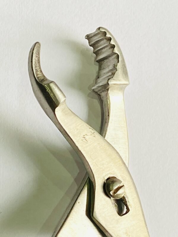 WhatsApp Image 2025-05-01 at 12.57.04 PM self centring forceps