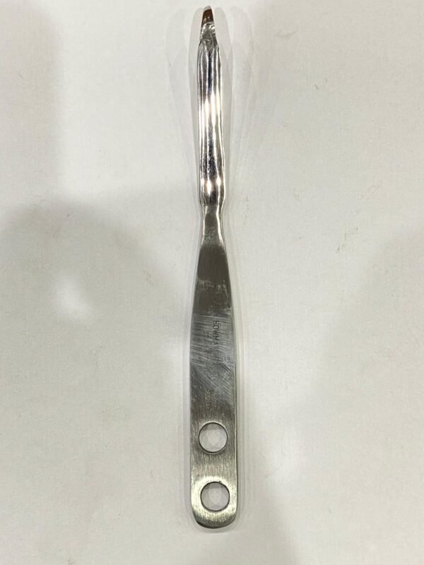 WhatsApp Image 2025-06-17 at 12.42.23 PM (1) howmann retractor
